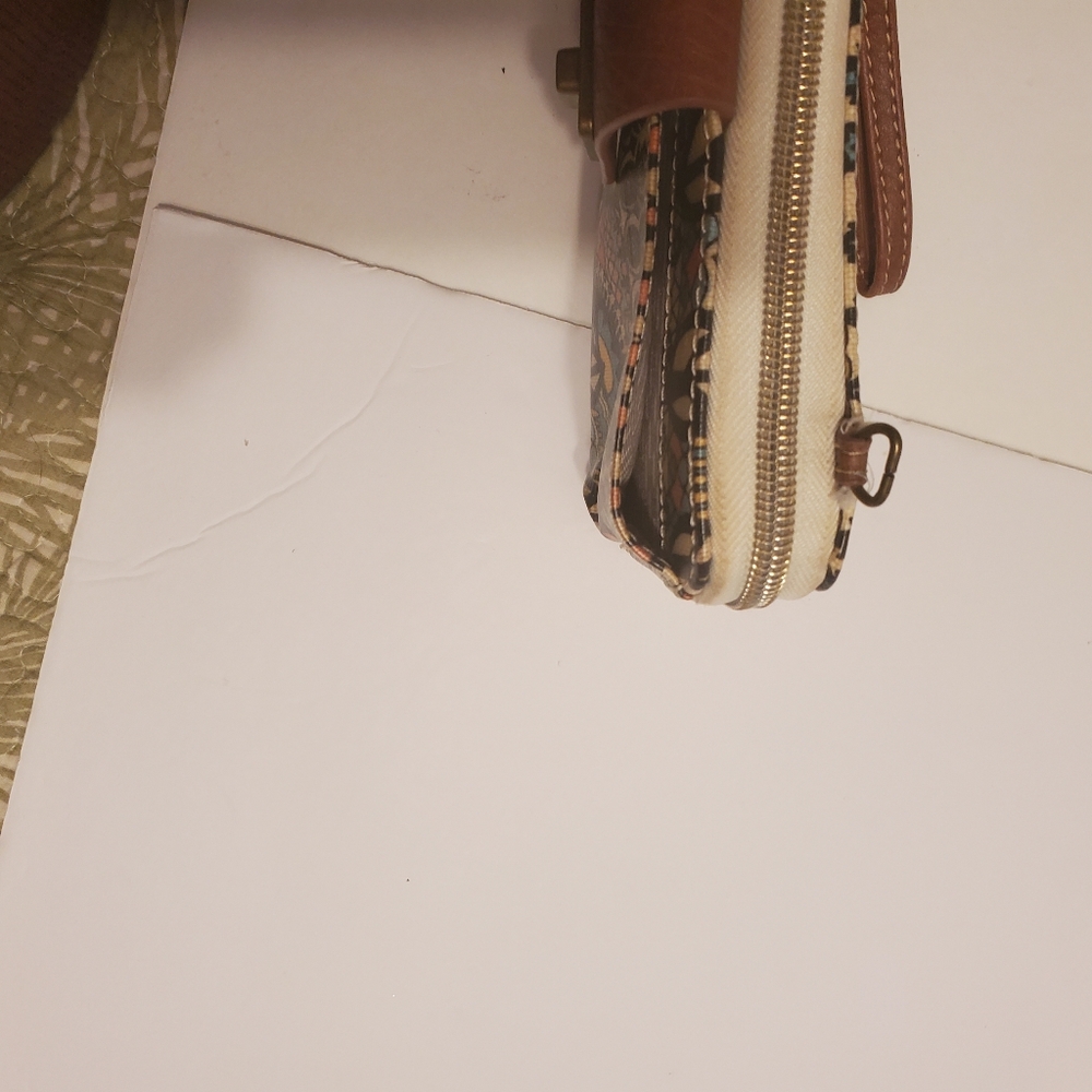 Saks Crossbody String Wallet - Picture 7 of 7